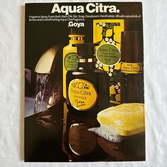 BRITISH VOGUE - JUNE 1974 - Picture 2 of 15